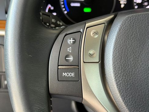 Used 2013 Lexus ES 300h w/ Luxury Pkg FWD image 26