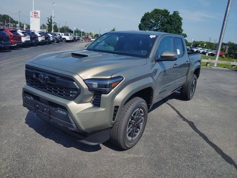 New 2026 Toyota Tacoma TRD Sport AWD/4WD image 2