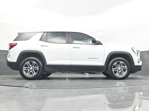 Used 2025 GMC Terrain Elevation image 18