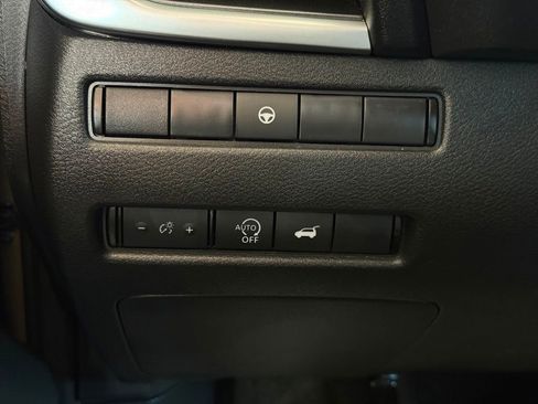 Certified 2024 Nissan Rogue SV FWD image 26