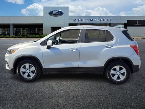 Used 2022 Chevrolet Trax LS w/ Tint and Cruise Package image 2