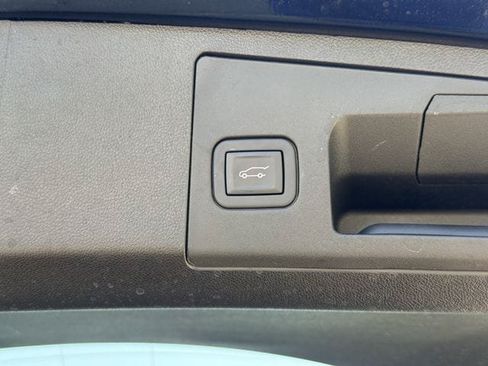 Used 2024 Cadillac XT4 Luxury FWD image 32