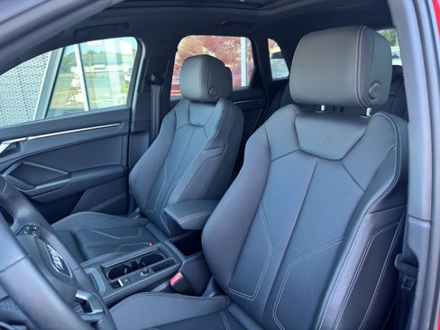 Certified 2025 Audi Q3 2.0T Premium w/ Convenience Package AWD/4WD image 5