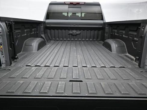 Used 2025 Chevrolet Silverado 2500 ZR2 w/ Technology Package AWD/4WD image 9