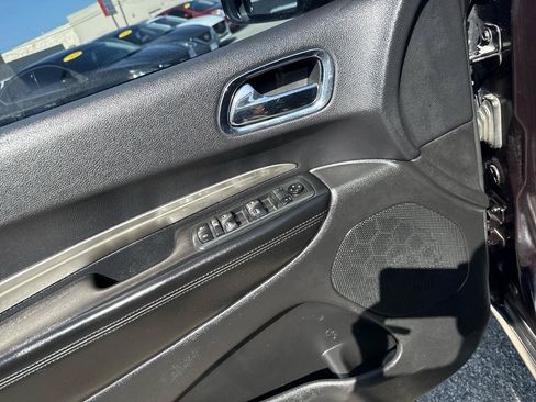 Used 2018 Dodge Durango SXT w/ 3rd Row Seating Group RWD image 15