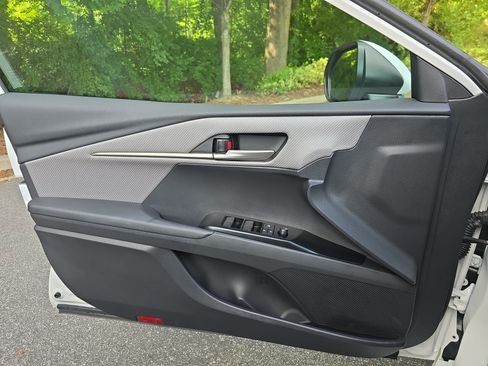 Used 2026 Toyota Camry SE FWD image 26
