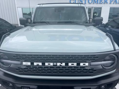 Used 2023 Ford Bronco Badlands AWD/4WD image 2
