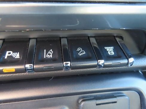 Used 2015 Chevrolet Silverado 3500 LTZ image 30