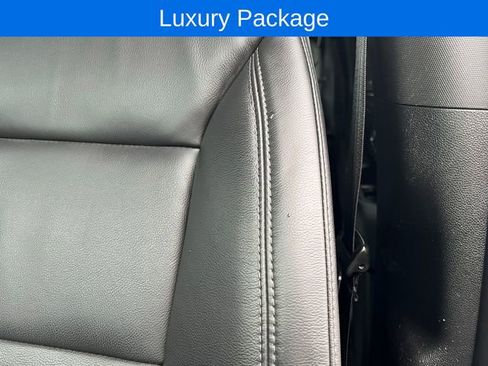 Used 2021 Chevrolet Suburban Z71 w/ Z71 Signature Package image 20