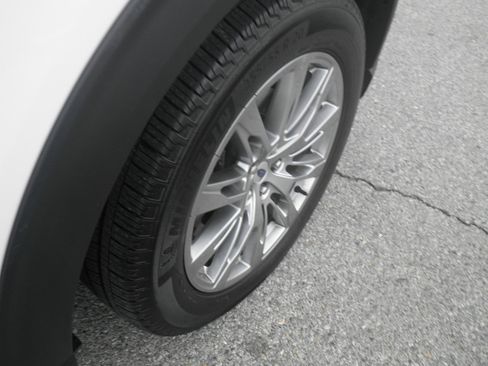 Certified 2025 Ford Explorer Active w/ Active Comfort Package image 8