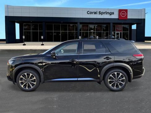 New 2026 Nissan Pathfinder Platinum w/ Cargo Package FWD image 2