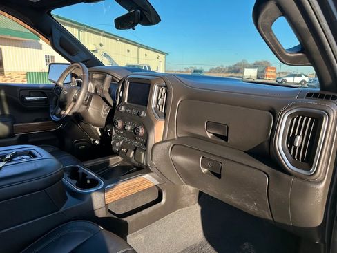 Used 2019 Chevrolet Silverado 1500 High Country image 29