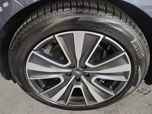 New 2025 Land Rover Range Rover SE image 10