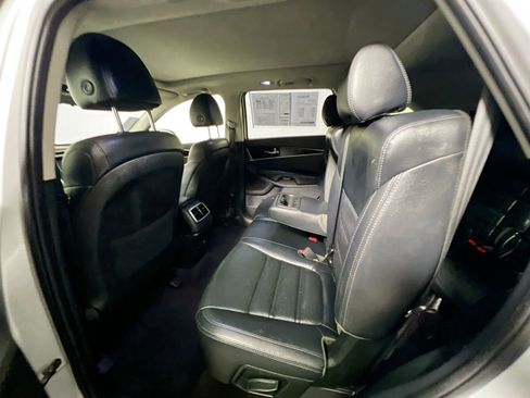 Used 2019 Kia Sorento EX AWD/4WD image 29