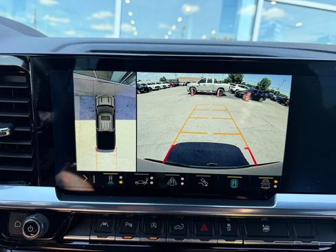 Used 2023 Chevrolet Silverado 1500 High Country w/ Technology Package AWD/4WD image 9