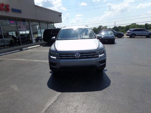 Used 2021 Volkswagen Tiguan SE image 4