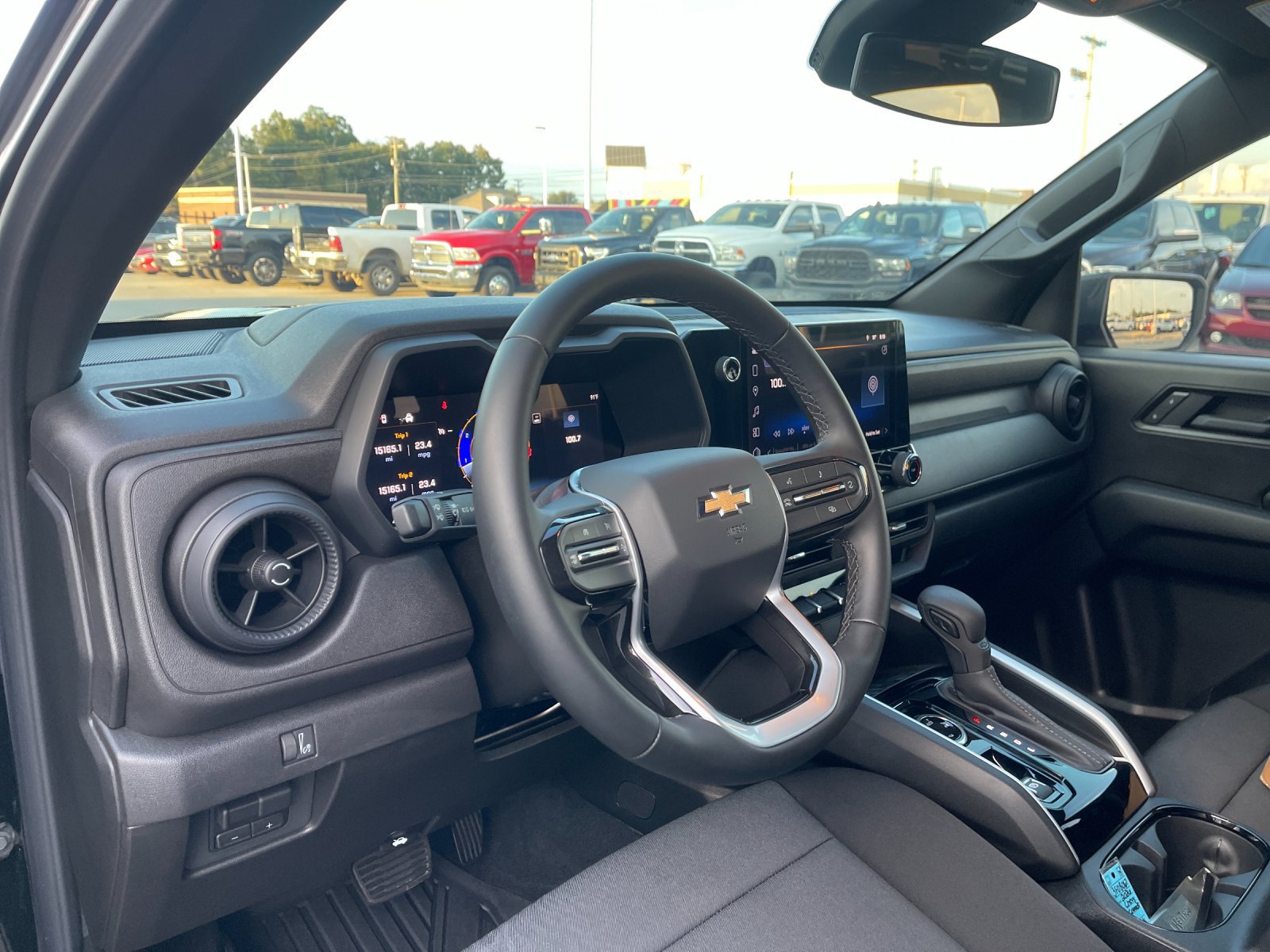 Used 2026 Chevrolet Colorado W/T w/ Advanced Trailering Package AWD/4WD image 11