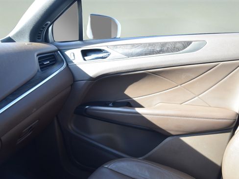 Used 2018 Lincoln MKC Reserve w/ Lincoln MKC Climate Package image 18