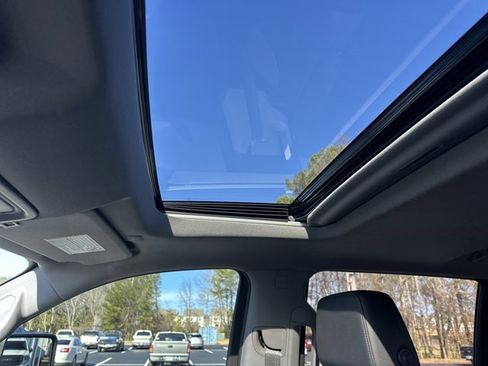 Certified 2022 Chevrolet Silverado 2500 LTZ w/ LTZ Plus Package image 22