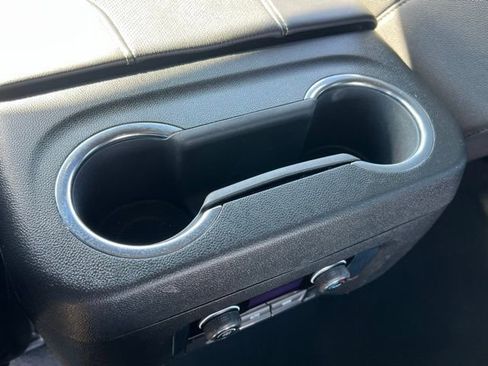 Used 2023 Chevrolet Suburban Premier image 30