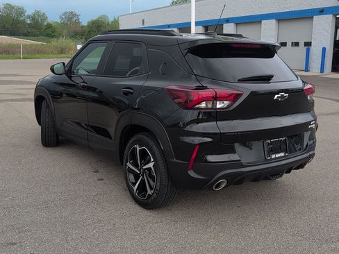 Used 2023 Chevrolet TrailBlazer RS w/ Sun and Liftgate Package FWD image 3