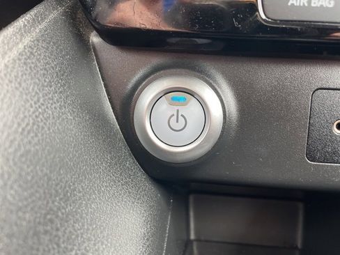 Used 2018 Nissan Leaf SV w/ SV Technology Package image 9