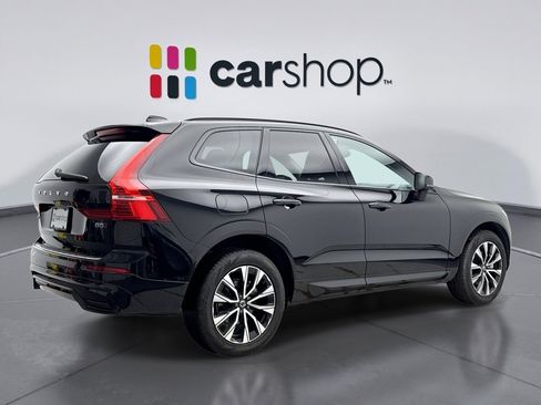 Used 2025 Volvo XC60 B5 Core AWD/4WD image 5