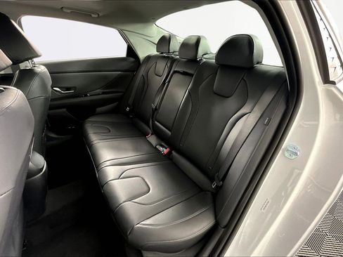 New 2026 Hyundai Elantra Limited FWD image 18