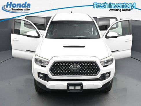 Used 2019 Toyota Tacoma TRD Sport AWD/4WD image 38