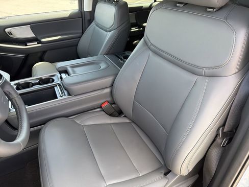 New 2026 Ford Expedition Active RWD image 21