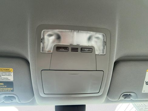 Used 2018 Toyota Highlander LE image 36