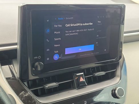 Used 2025 Toyota Corolla LE FWD image 24