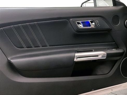 Used 2017 Ford Mustang GT Premium RWD image 22