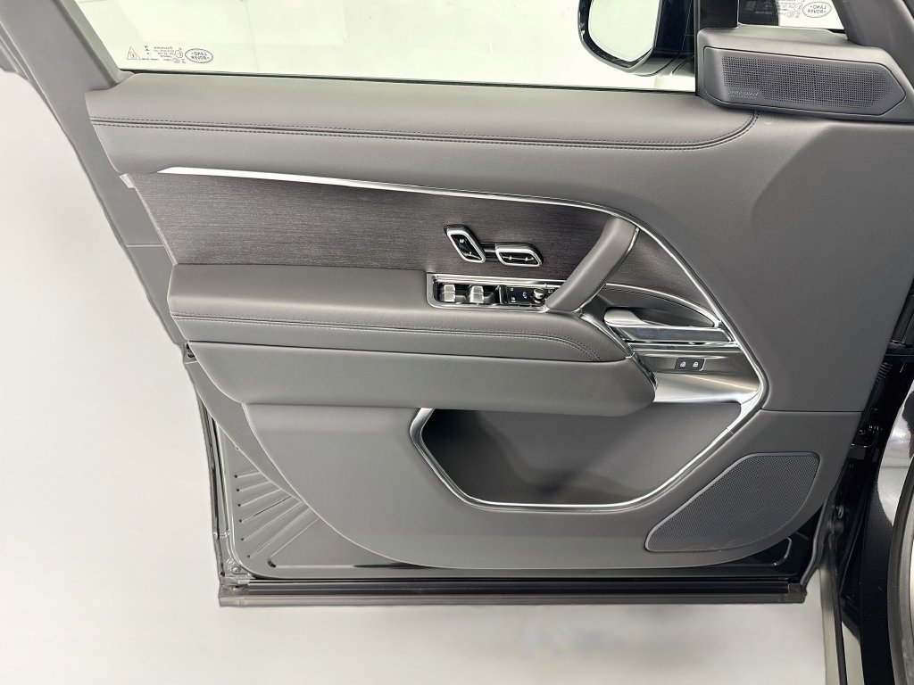 New 2026 Land Rover Range Rover SE AWD/4WD image 23