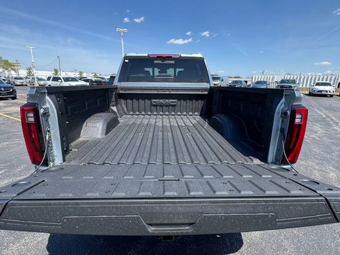 New 2026 GMC Sierra 2500 SLT w/ SLT Premium Package AWD/4WD image 8