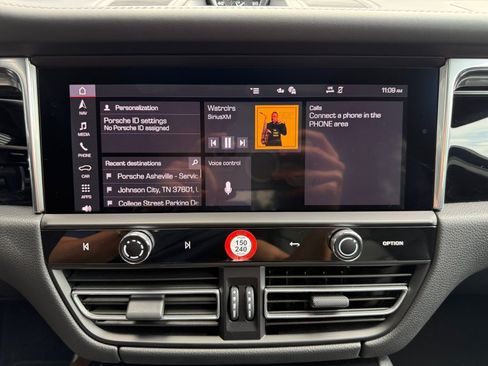 Certified 2026 Porsche Macan AWD/4WD image 25