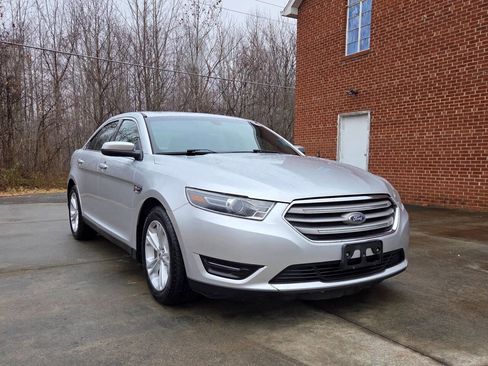 Used 2016 Ford Taurus SEL w/ Equipment Group 201A image 3