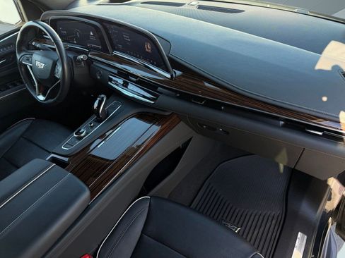 Certified 2022 Cadillac Escalade Premium Luxury image 29