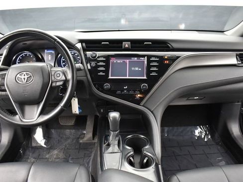 Used 2019 Toyota Camry SE image 10