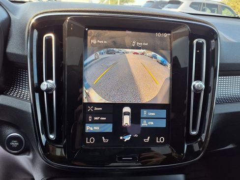 Used 2022 Volvo XC40 T5 R-Design w/ Advanced Package image 16