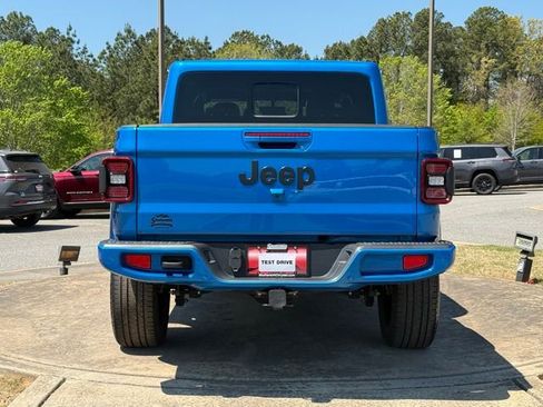 Used 2023 Jeep Gladiator Overland image 6