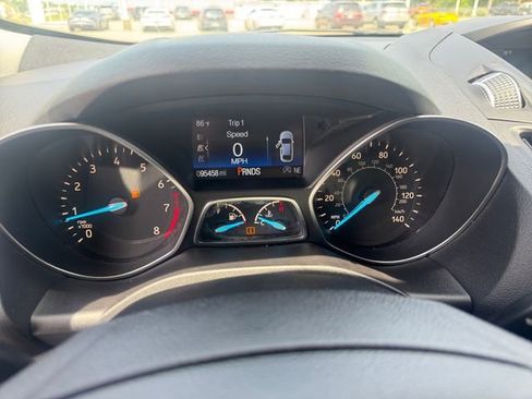 Used 2018 Ford Escape SE FWD image 16