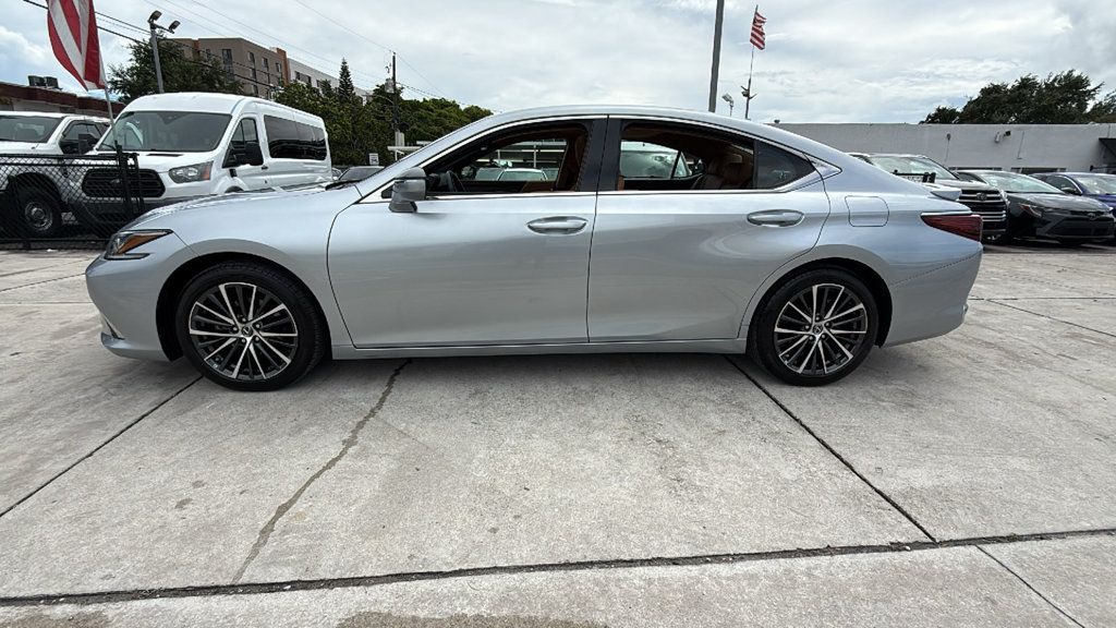 Used 2023 Lexus ES 300h w/ Premium Package FWD image 11