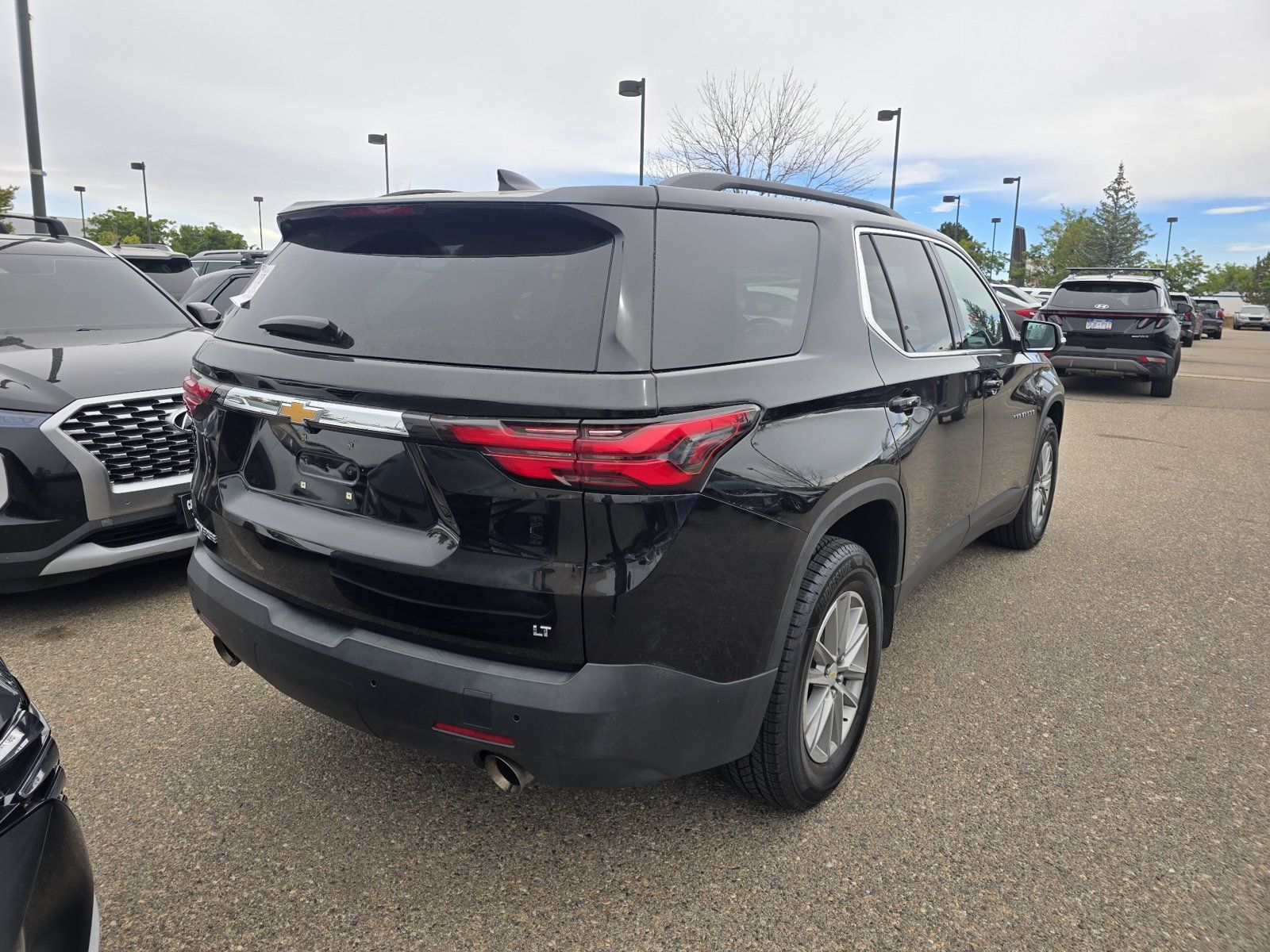 Used 2022 Chevrolet Traverse LT FWD image 6