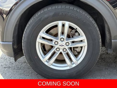 Used 2023 Ford Explorer XLT w/ Equipment Group 202A AWD/4WD image 6