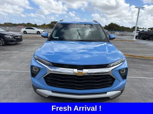 Used 2024 Chevrolet TrailBlazer LT w/ LT Cold Weather Package image 2