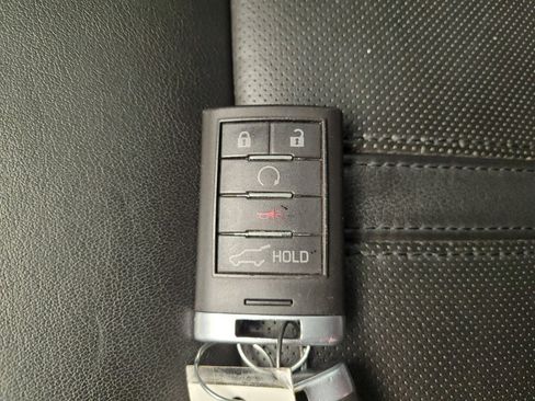 Used 2014 Cadillac SRX Luxury image 32