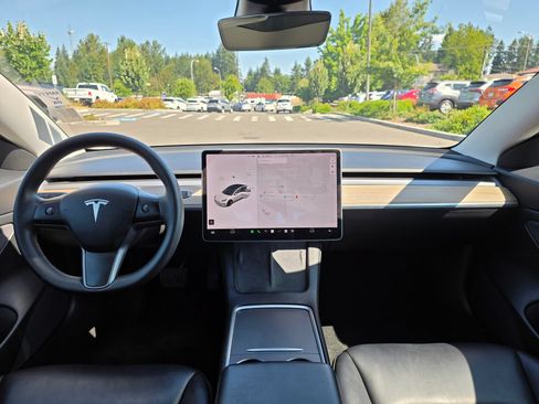 Used 2021 Tesla Model 3 Standard Range Plus RWD image 7