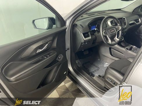 Used 2023 GMC Terrain SLT w/ Infotainment Package II AWD/4WD image 11
