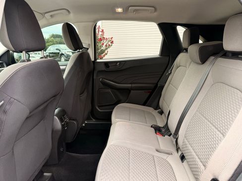 Used 2022 Ford Escape SE w/ Cold Weather Package image 17